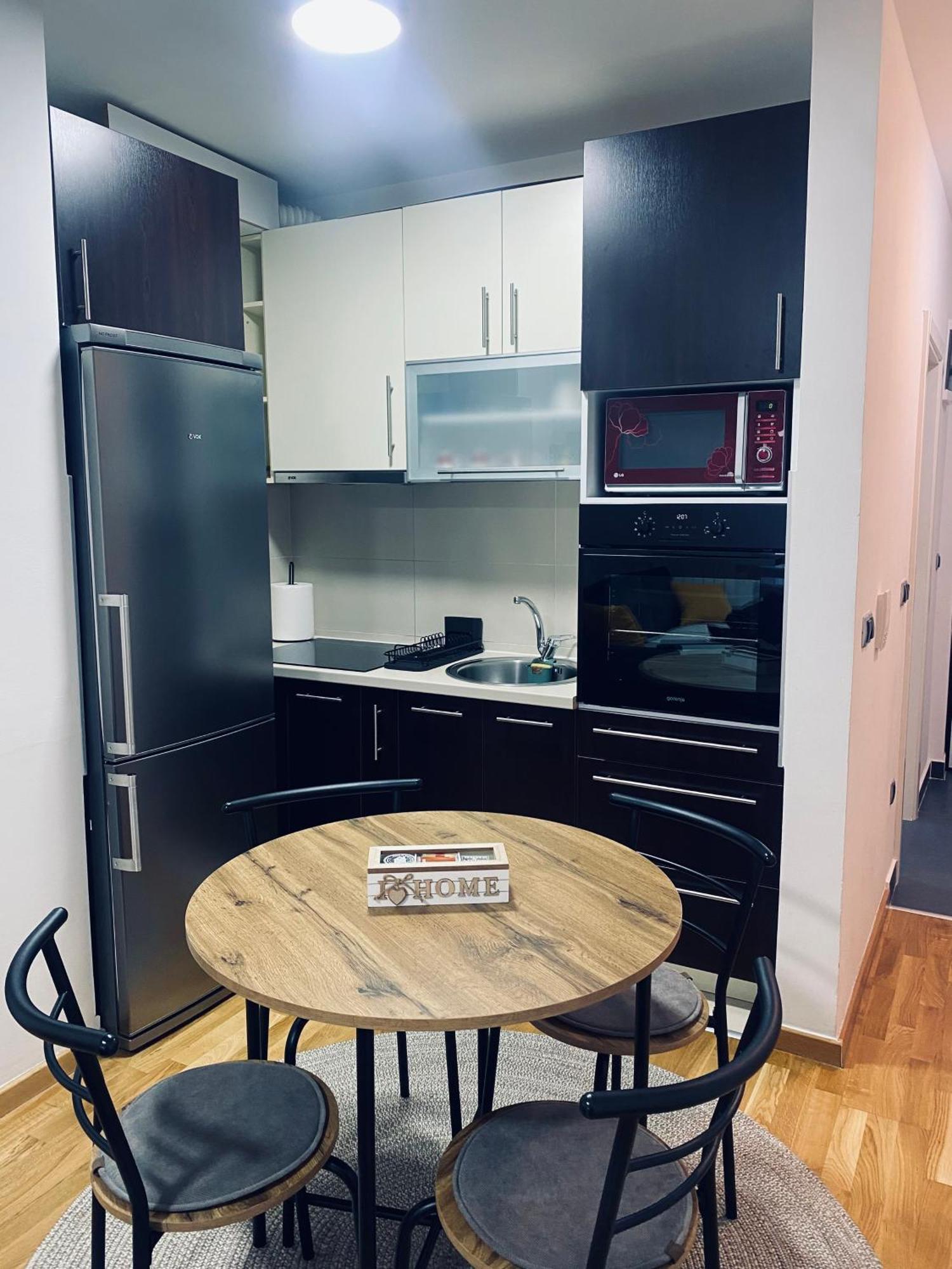 Atmartments Etna Bulevar, Free Private Parking Apartman Sarajevo